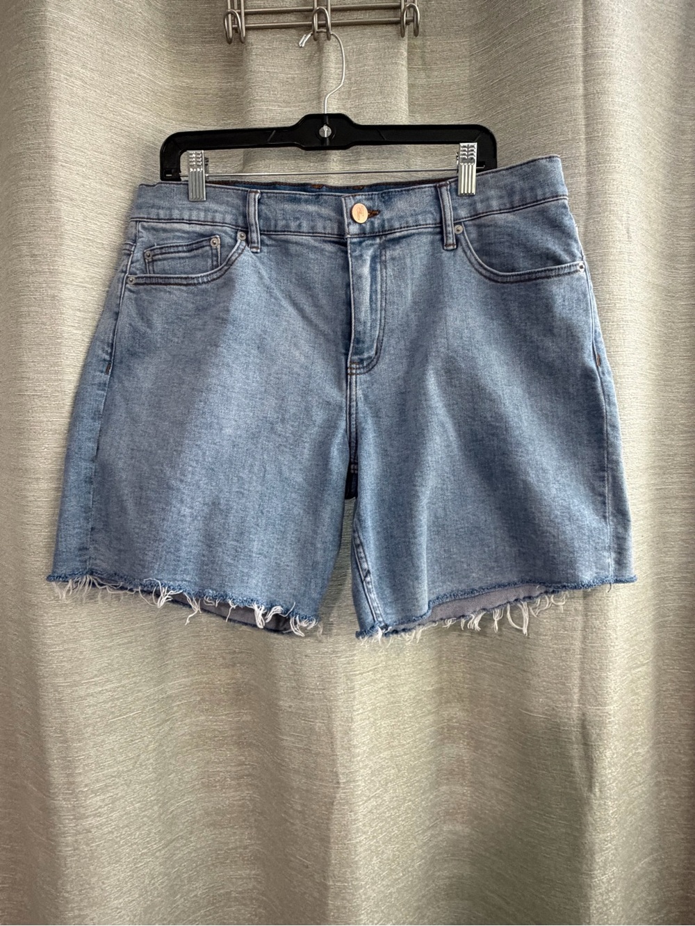 Mugsy Throwback Shorts Men’s 36 Light Wash Stretch Denim Cutoff Jean Shorts